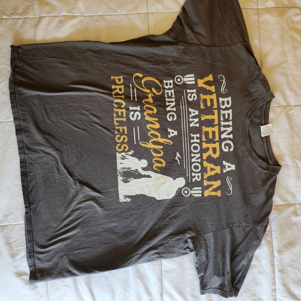Men's T-Shirt (Veteran/Grandpa) - Size 2XL